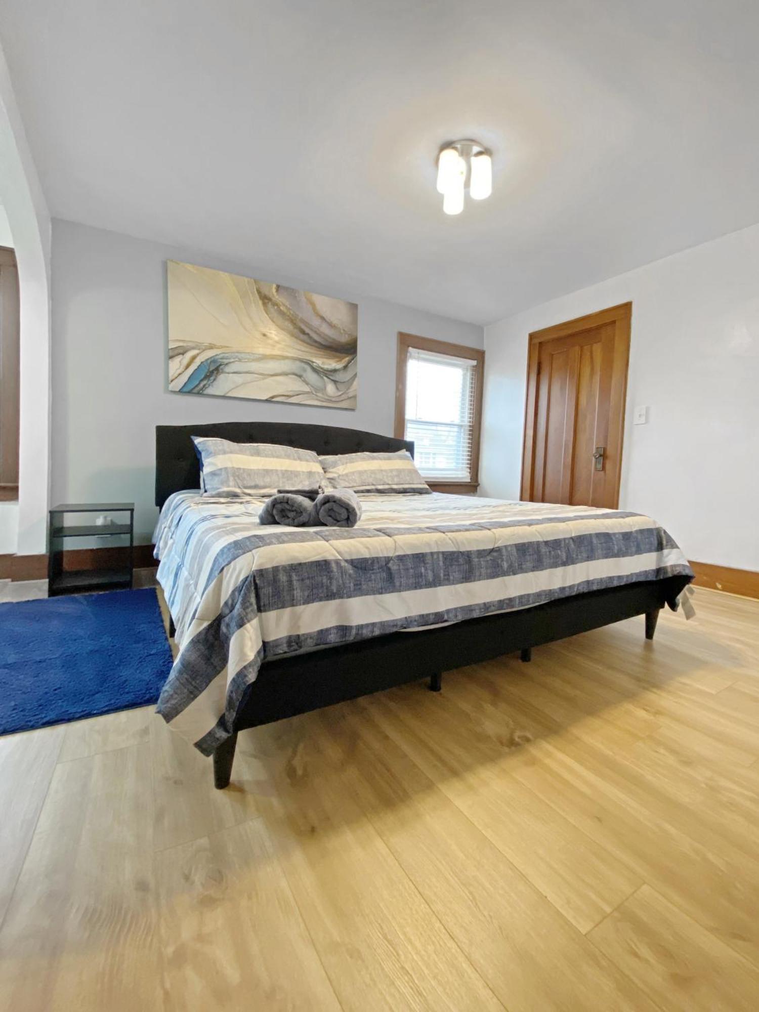 Lux 3Br, Steps From Airport, U Of R & Grocery Stores 로체스터 외부 사진