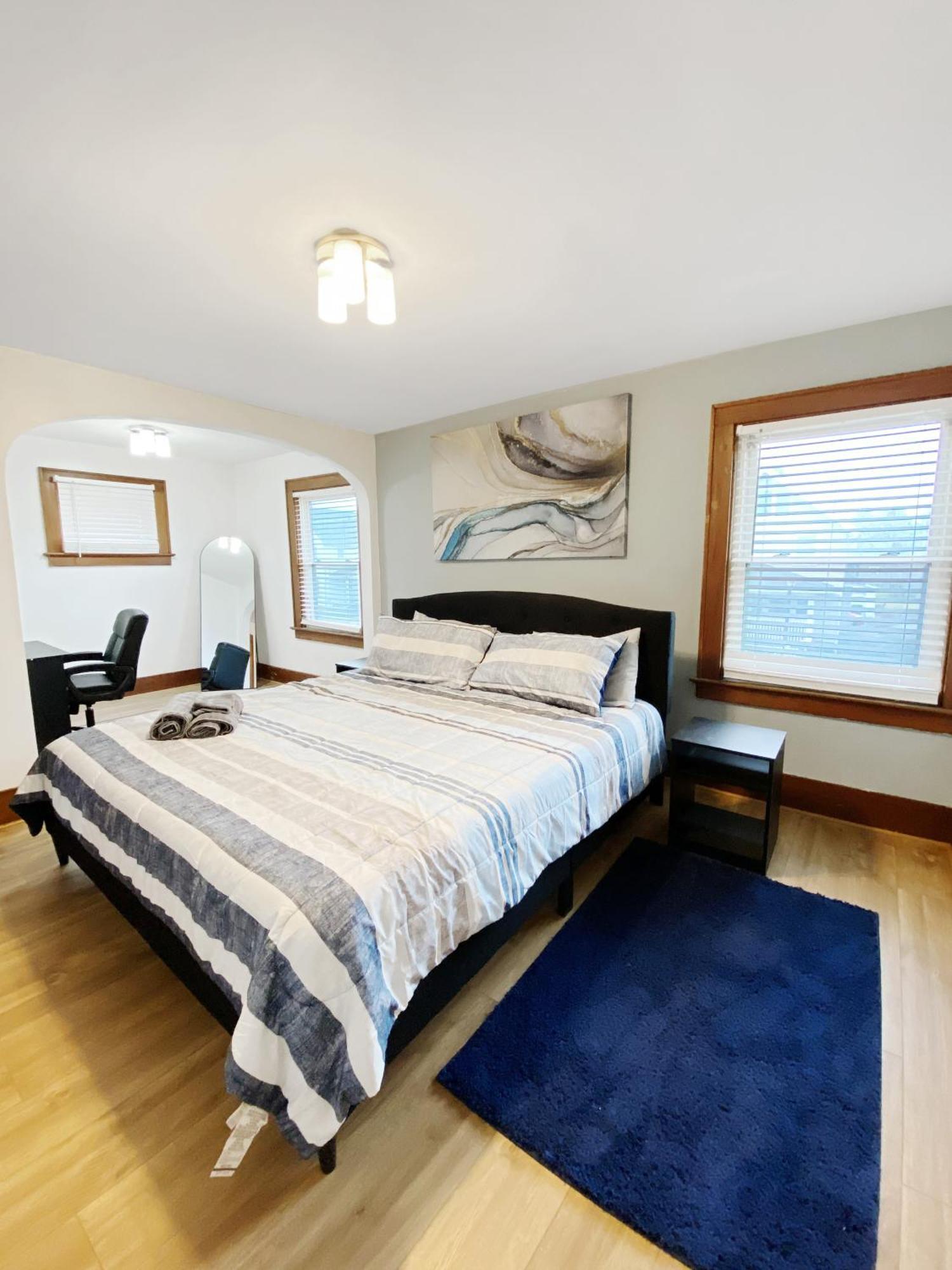 Lux 3Br, Steps From Airport, U Of R & Grocery Stores 로체스터 외부 사진