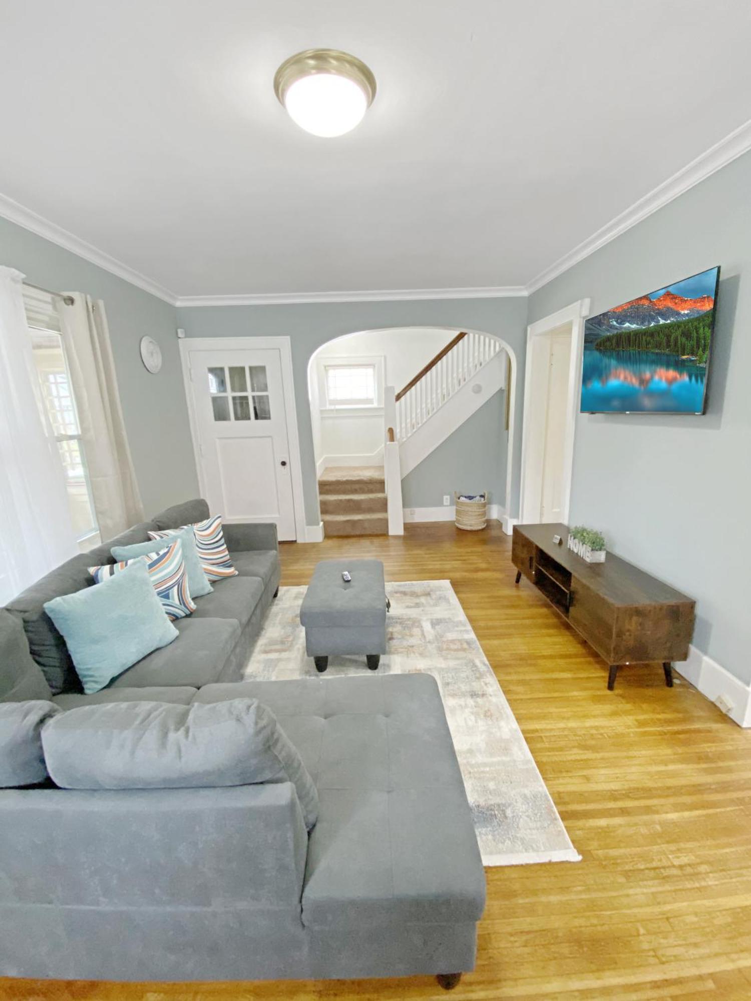 Lux 3Br, Steps From Airport, U Of R & Grocery Stores 로체스터 외부 사진